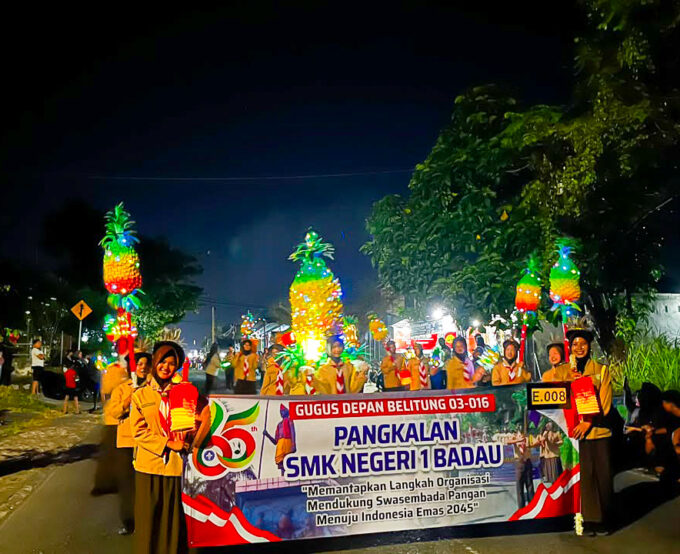 Pramuka SMK Negeri 1 Badau Raih Juara 1 Pawai Kreativitas Lentera Kwartir Cabang Gerakan Pramuka Belitung